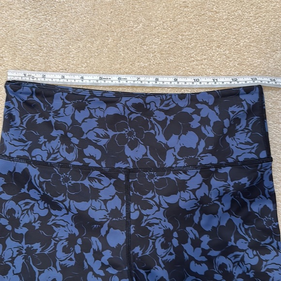 Zyia Blue Kauai light n tight leggings high rise  (24” inseam) size 6-8 - Picture 4 of 8